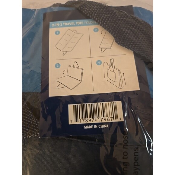 New Travel Tote 2 In 1 Beach Bag Mat Tanning Blanket Ulta NWT - Picture 4 of 5